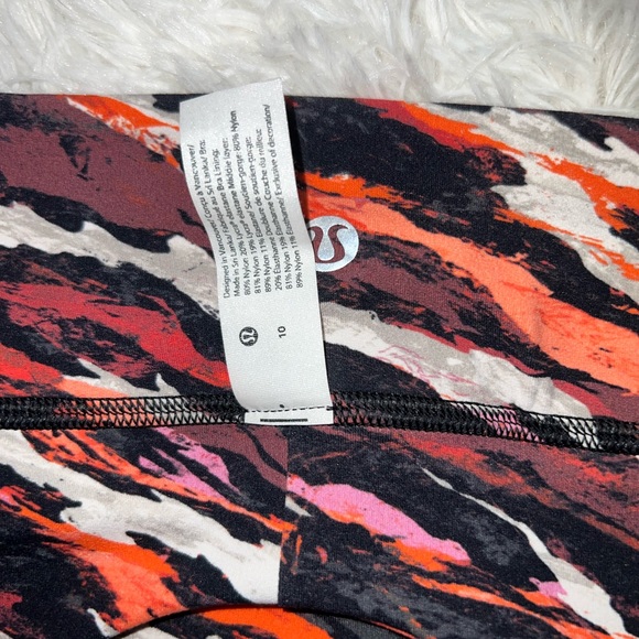 Lululemon Bra ๐: like new condition size 10 - Picture 4 of 4